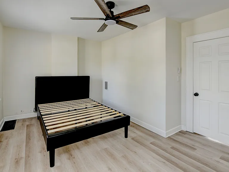 787 E 3rd Ave #1/2 — Photo 5