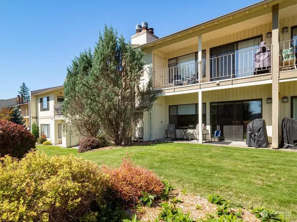 26420 Pennsylvania Avenue NE #D70, Kingston, WA 98346