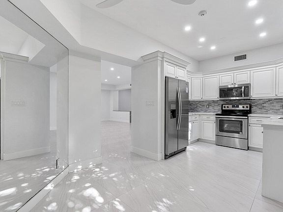 2nd image of 6244 Graycliff Dr APT A