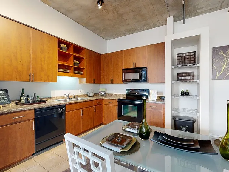 Skyline Lofts — Photo 4