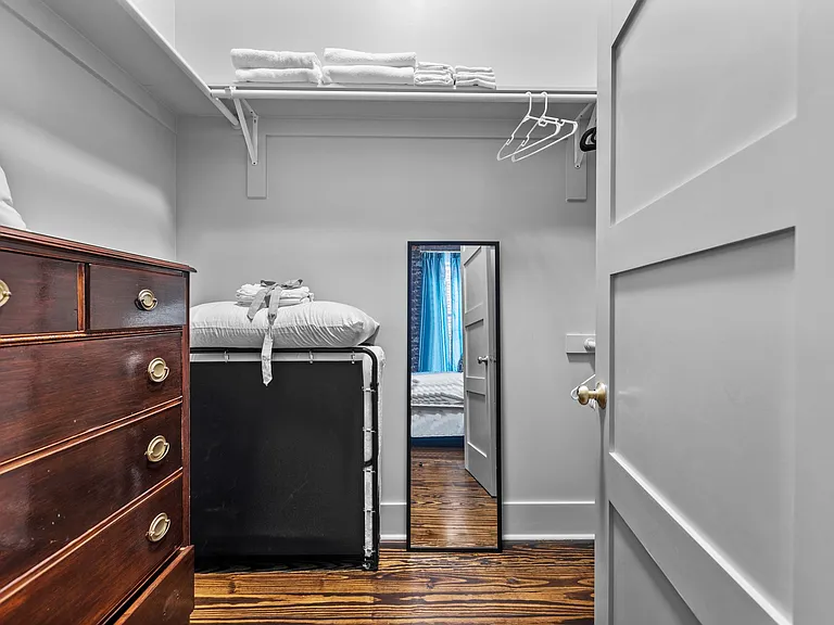 Walk-in Closet
