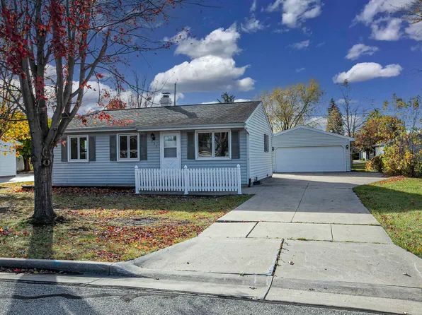 355 Mark Ct, Neenah, WI 54956