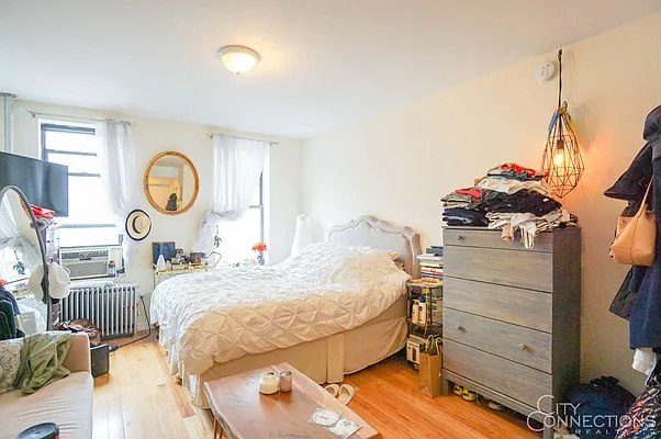 Rented by City Connections Realty | media 10