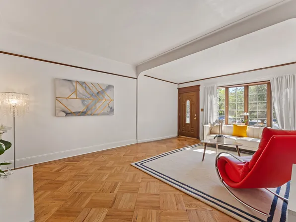 2229 East 38th Street image 6 of 33