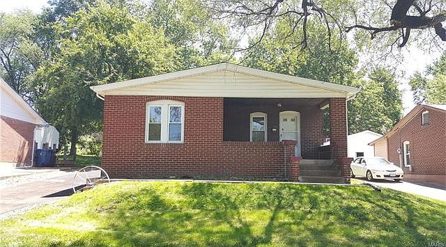 2nd image of 3334 Chaucer Ave