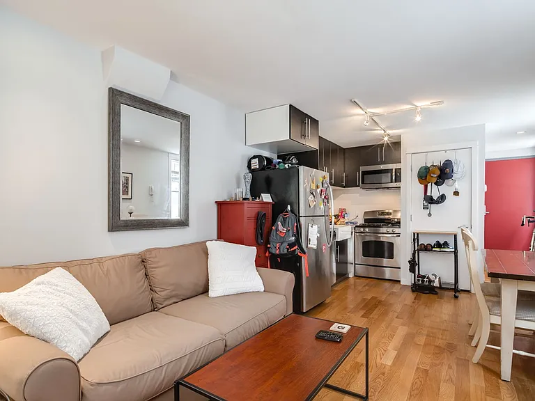 1320 Pine Street — Photo 5