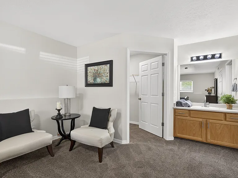 Eagles Landing Apartments — Photo 37