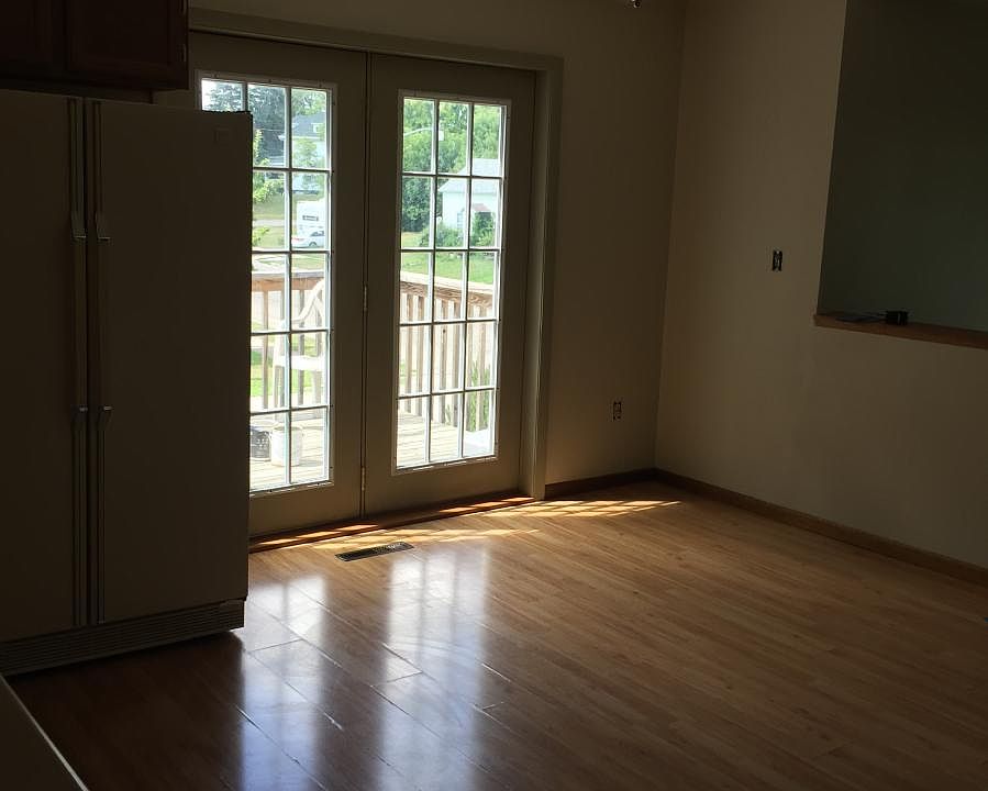 330 Summit Ave 2, Crookston, MN 56716 Zillow