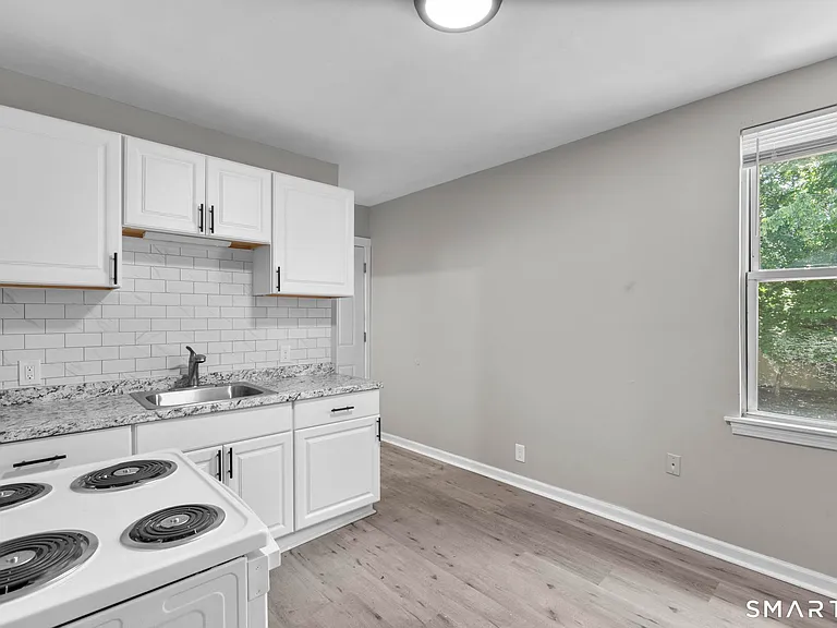 106 Birch St #7 — Photo 1