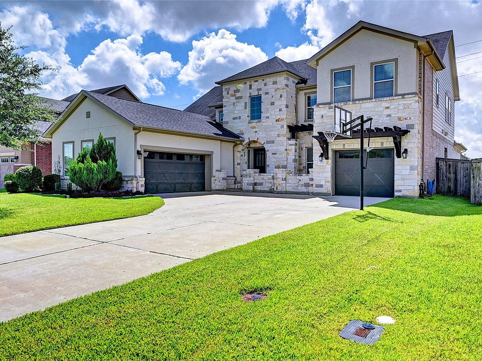 1st image of 1723 Carriage Oaks Ln
