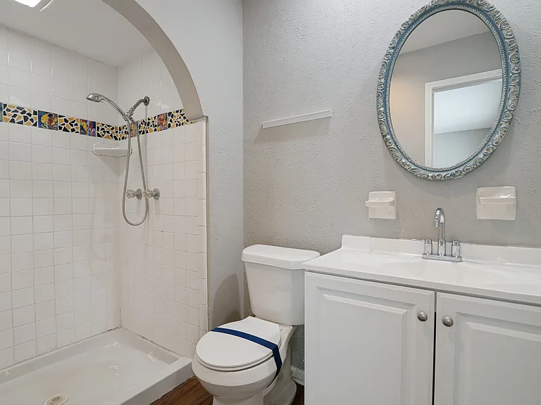 5709 Christie Ln — Photo 14