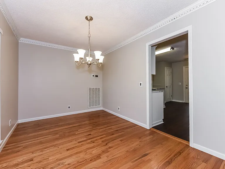 5105 Roxborough Dr — Photo 6