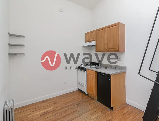 Rented by Wave Real Estate Group | media 6