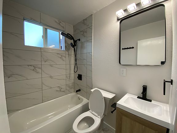 4th image of 1515 E 20th St APT 1