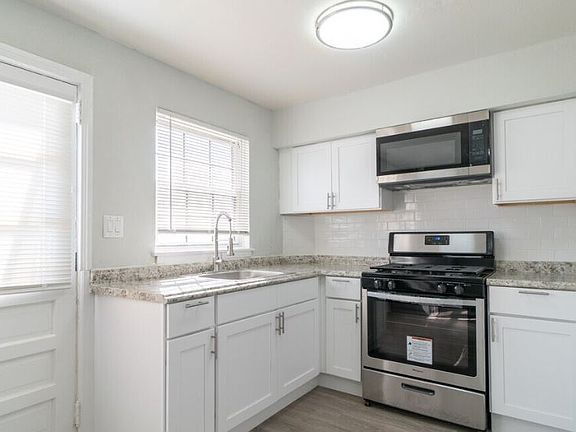 2nd image of 125 Yorke St