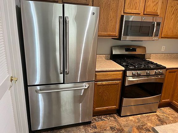 2nd image of 242 Highland Golf Dr