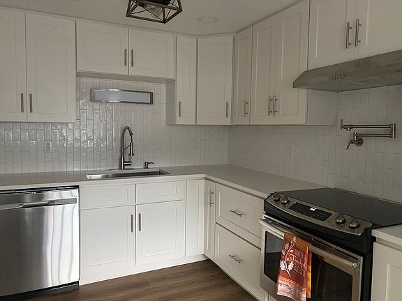 new kitchen renovated 2021