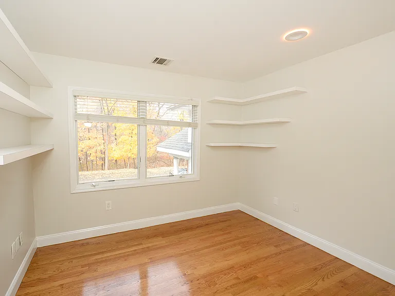 43 Union St #20 — Photo 17