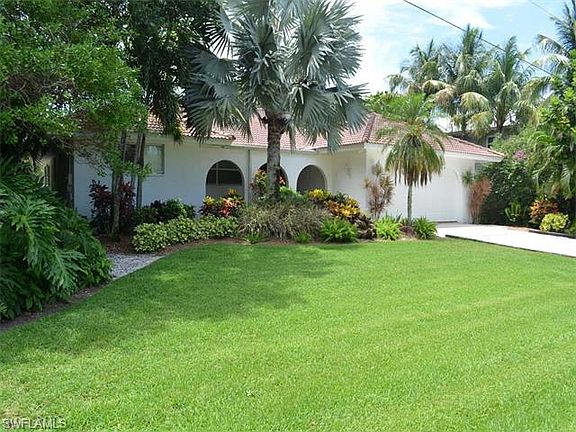 3rd image of 5240 Caloosa End Ln