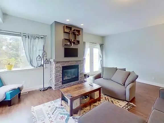 3rd image of 214 McArdell Dr #8
