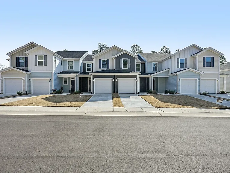 212 Parker Ln — Photo 37