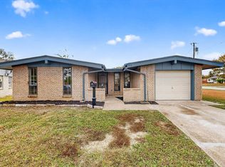 534 Henderson Cir, Garland, TX 75040