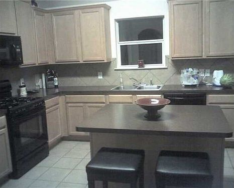 3rd image of 1321 Rainbow Parke Dr
