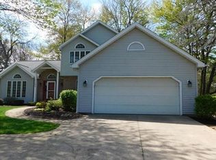 21299 Albion Rd, Strongsville, OH 44136