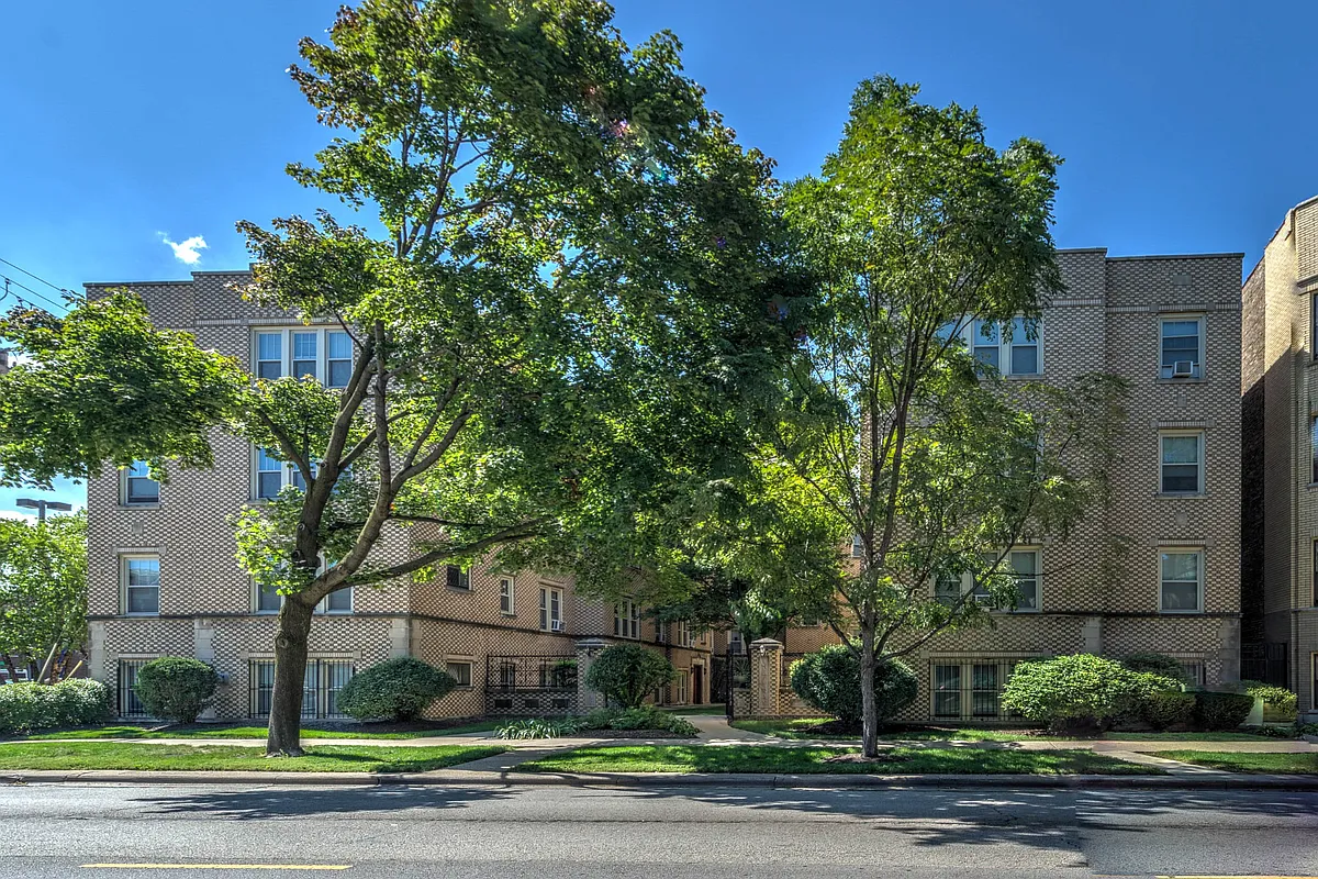 Building Photo - 1118 S. Austin