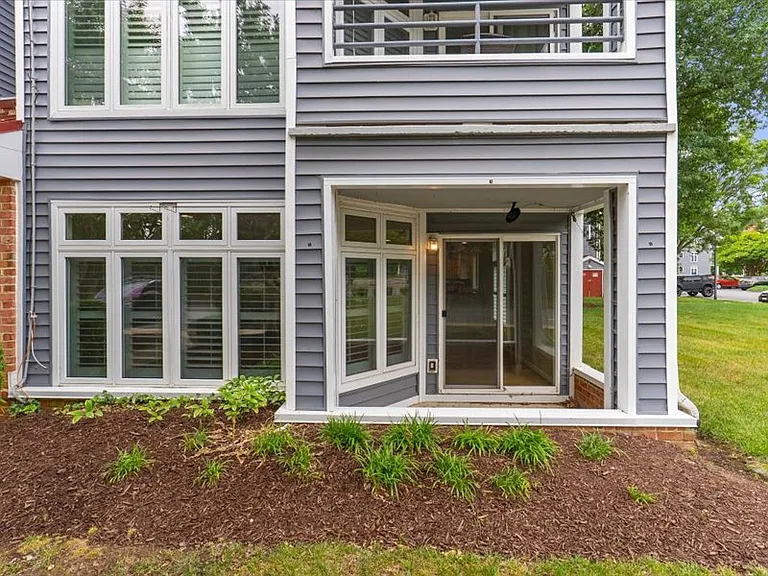 1134 Lake Heron Dr #1B — Photo 12