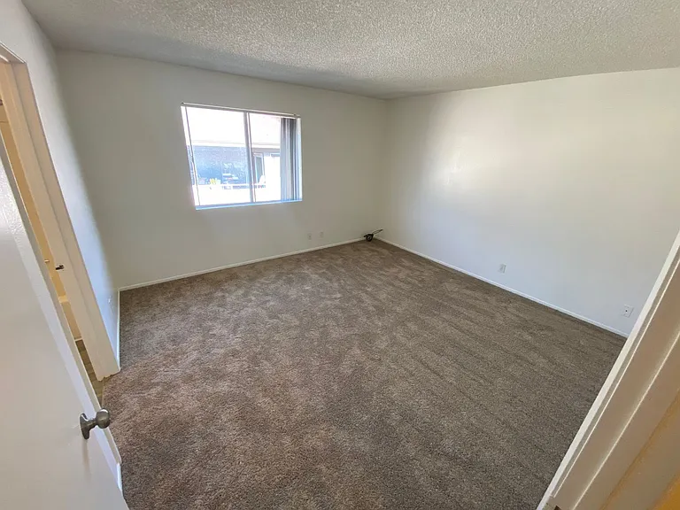 337 Clary Ave — Photo 15