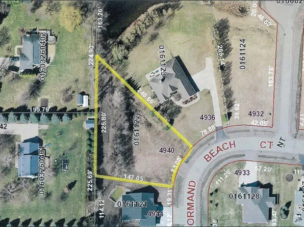 4940 Ormand Beach Ct #4, Oshkosh, WI 54904