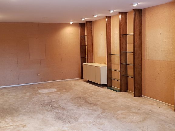 2nd image of 6400 N Cicero Ave APT 211