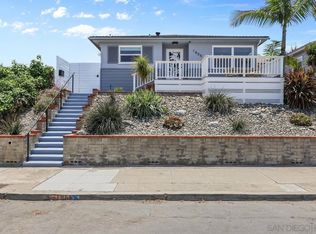 1855 Capistrano St, San Diego, CA 92106