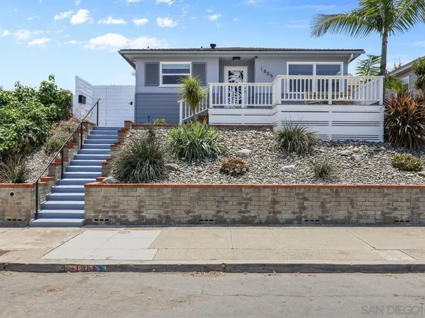 1855 Capistrano St, San Diego, CA 92106