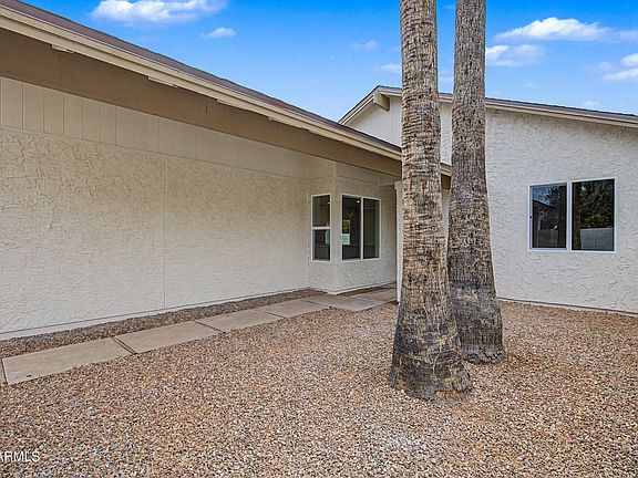 3rd image of 1539 W JAVELINA Avenue
