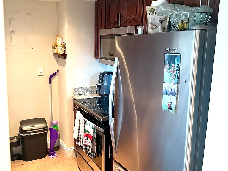 127 Greyrock — Photo 3