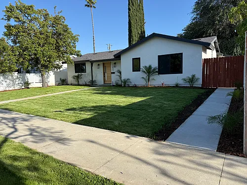 23432 Victory Blvd Photo 1