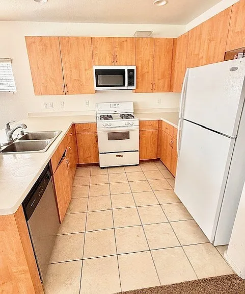 7946 Garden Stone Ct — Photo 3