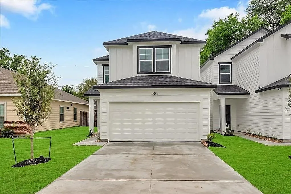 3 bed, 2.5 bath, 2115 sqft, $2,250 — Photo 1