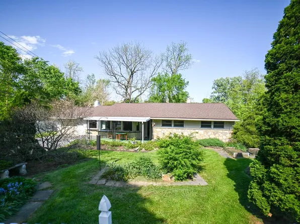 221 Hillside Dr, Exton, PA 19341