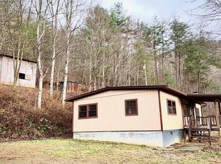 877 Stewart Cove Rd, Brasstown, NC 28902