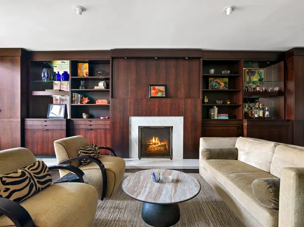 61 West 9th Street image 1 of 7