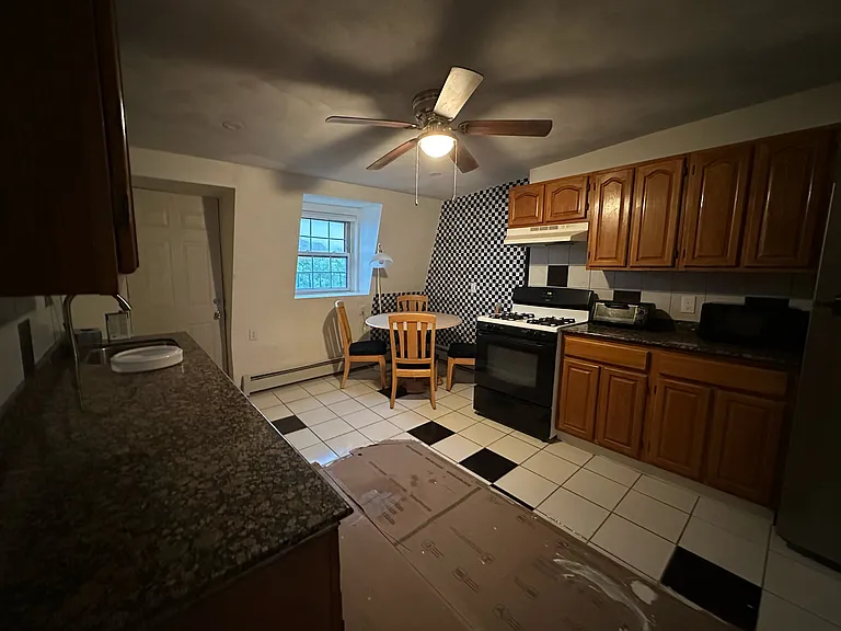 125 London St — Photo 12