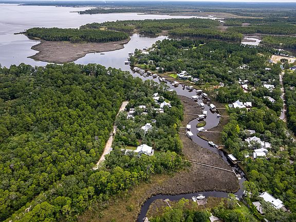 3rd image of 1 Dog Hobble Ln