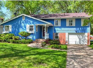 615 10th St, Perry, IA 50220