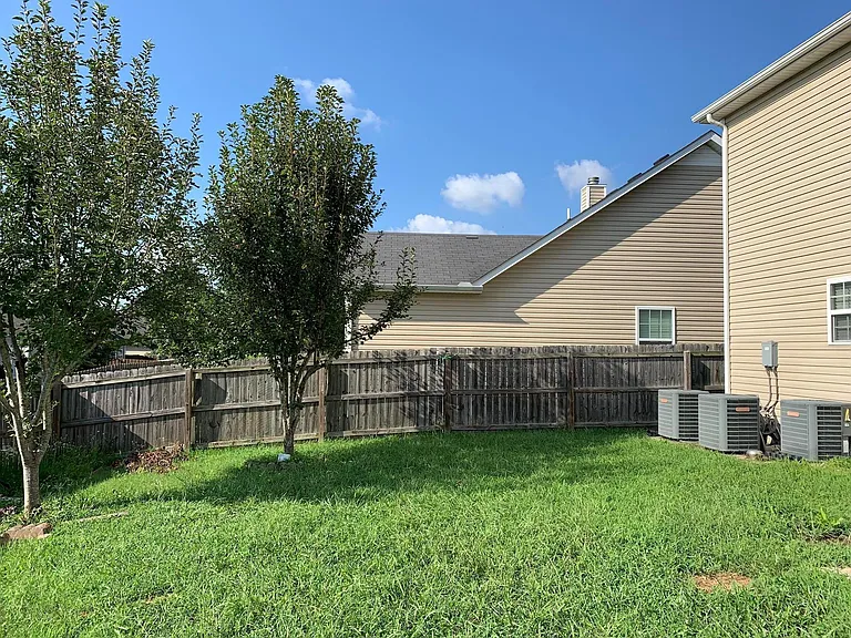 1105 Silvermoon Dr — Photo 19