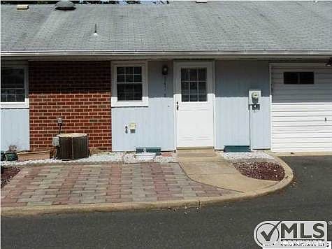 1st image of 943B Aberdeen Dr