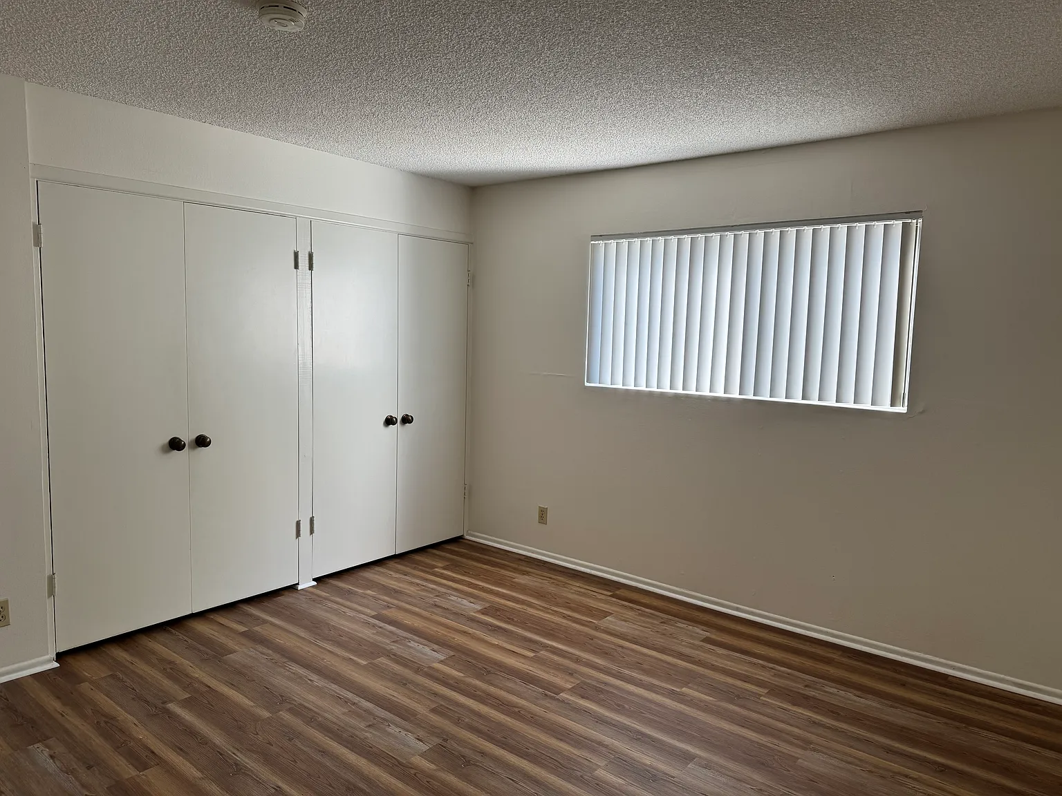 2 bed, 950 sqft, $2,700 — Photo 3