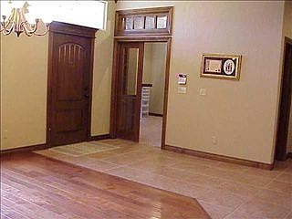 4th image of 3001 Twin Lake Dr